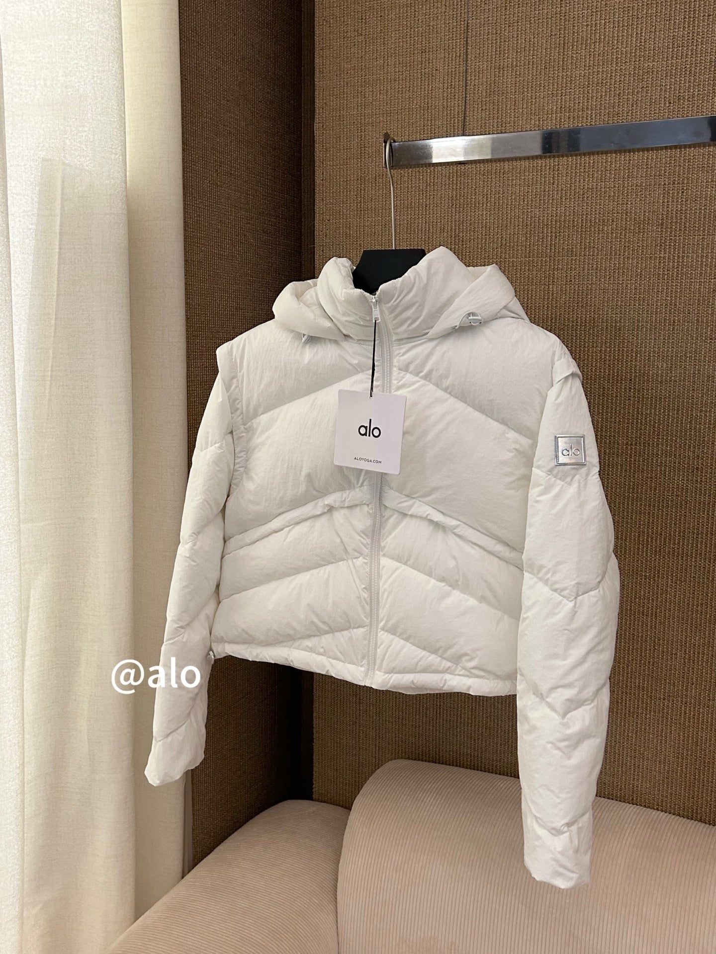 White A L O Puffer