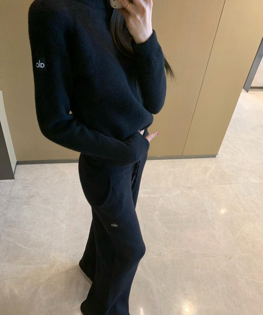 A L O Cosy tracksuit