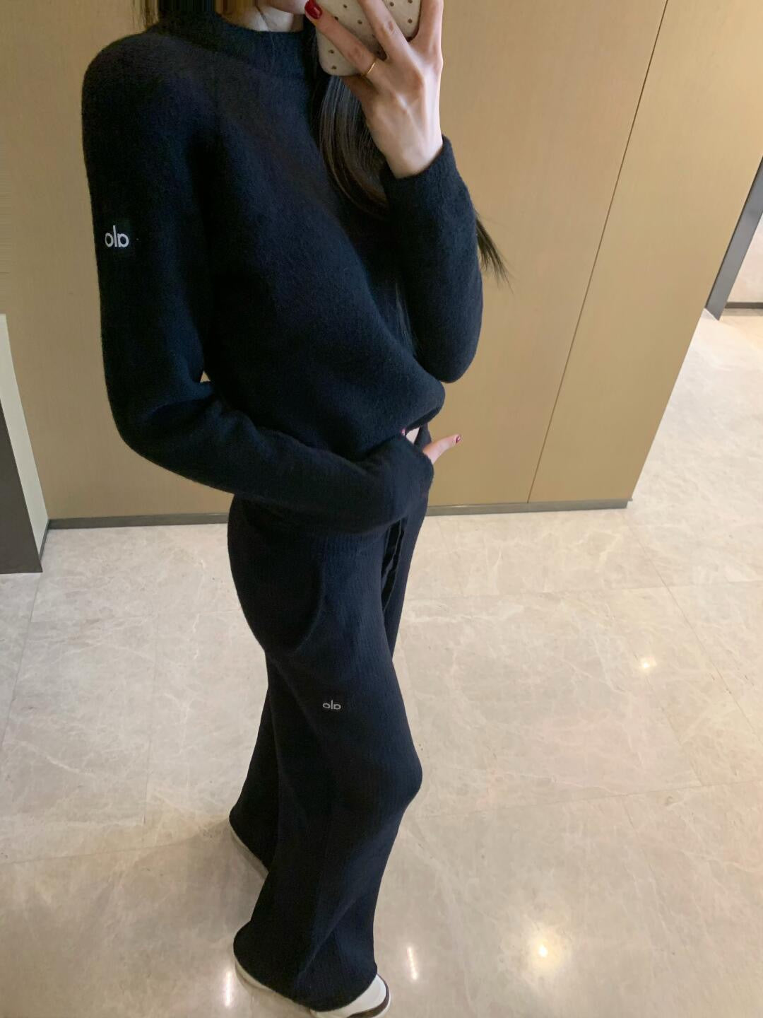 A L O Cosy tracksuit