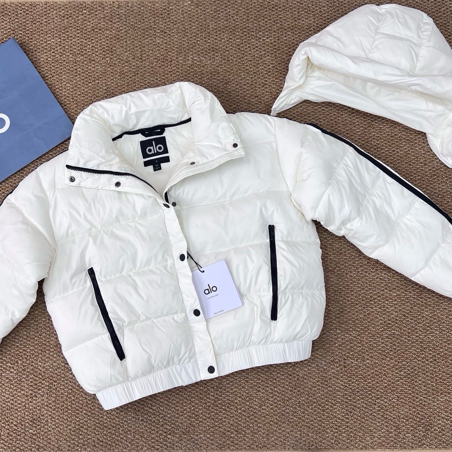 A L O Puffers - Detachable Hood