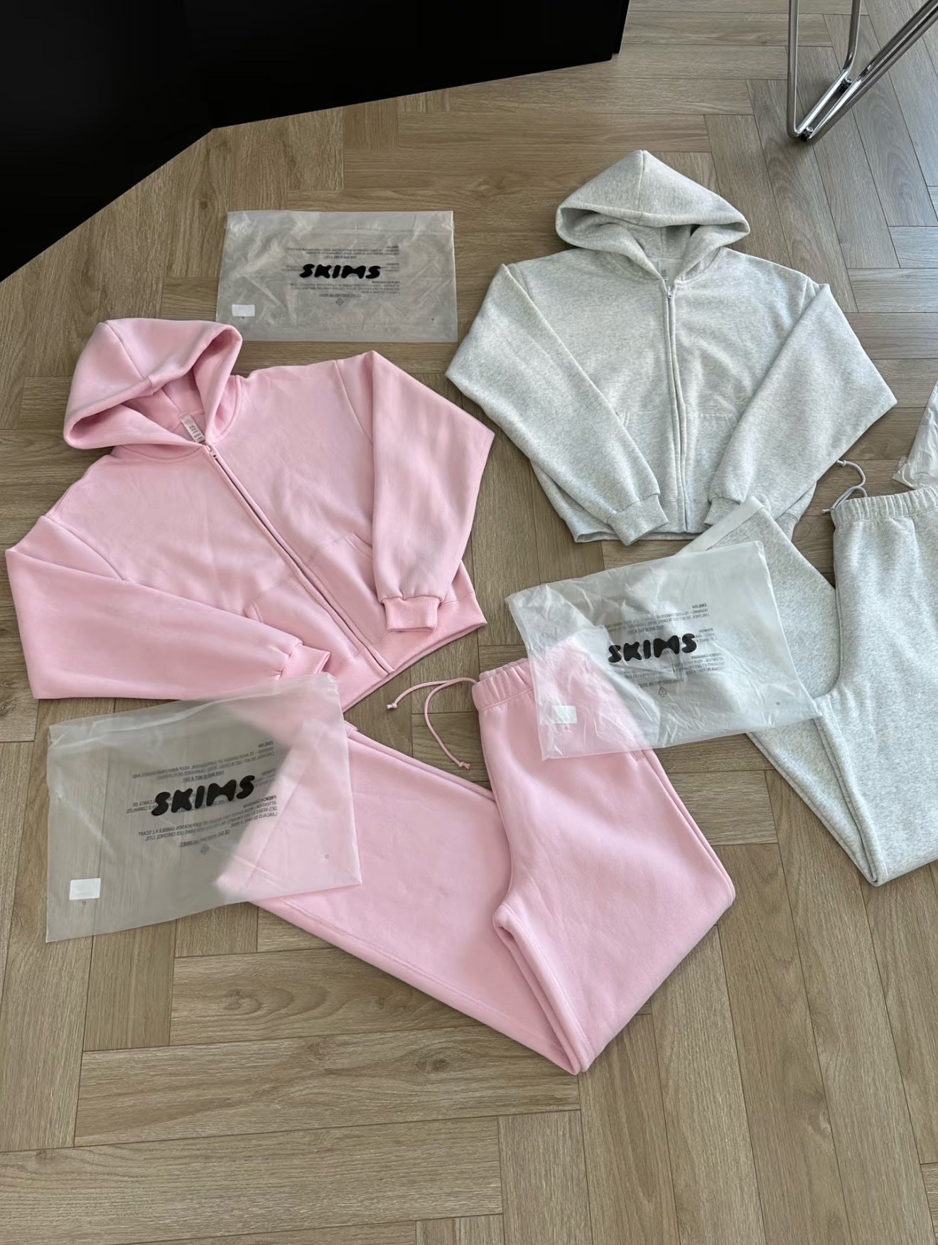 Tracksuits (Scroll down to description to see how to choose your style)
