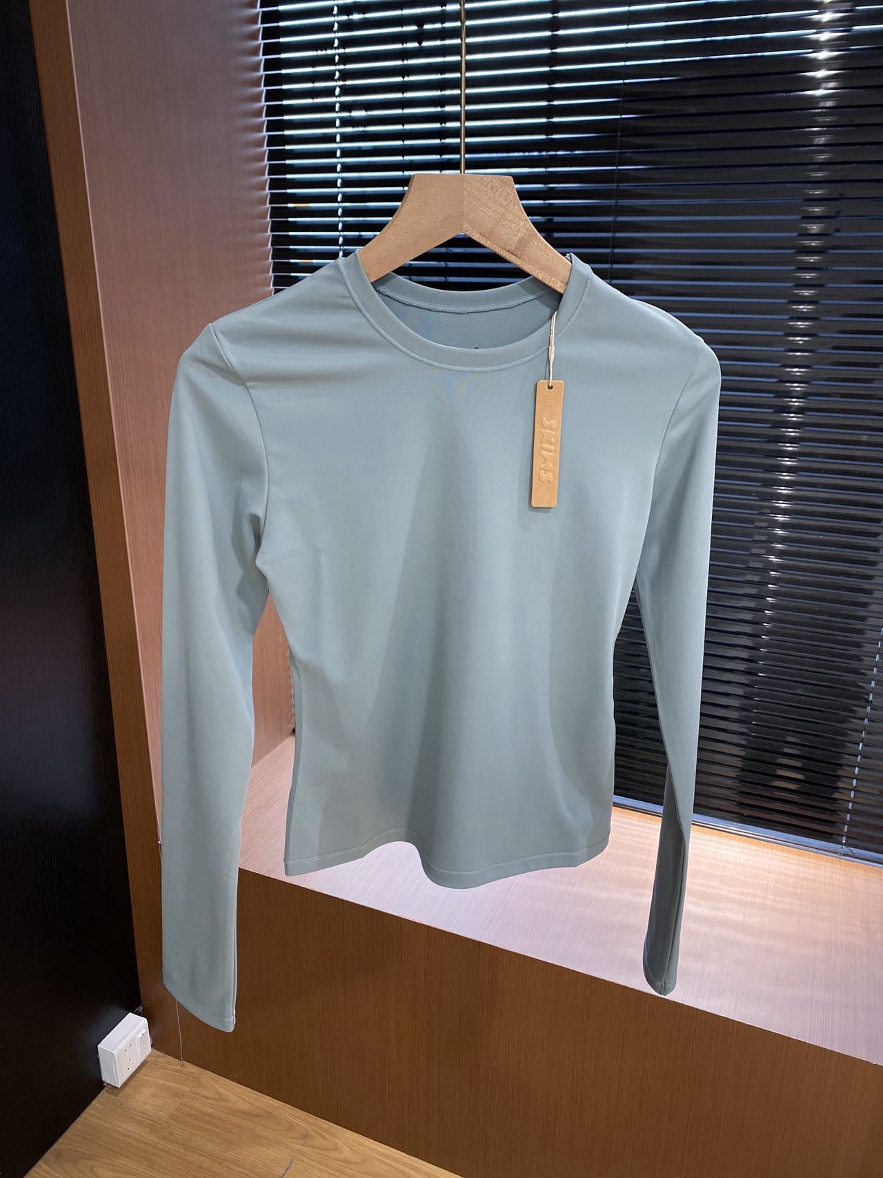 Skim Long Sleeve Tops