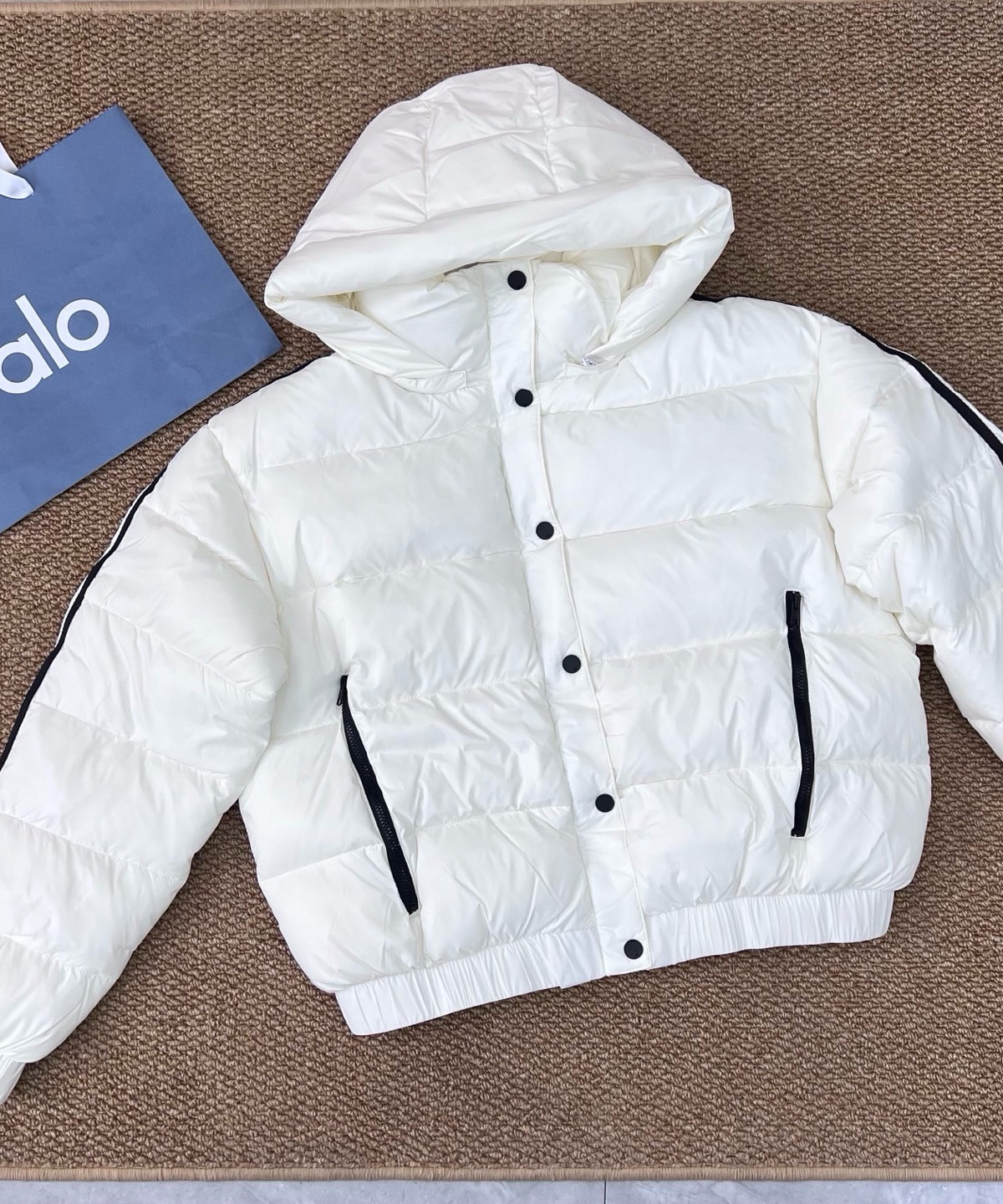 A L O Puffers - Detachable Hood