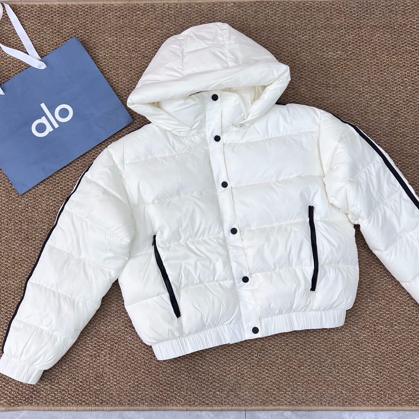 A L O Puffers - Detachable Hood