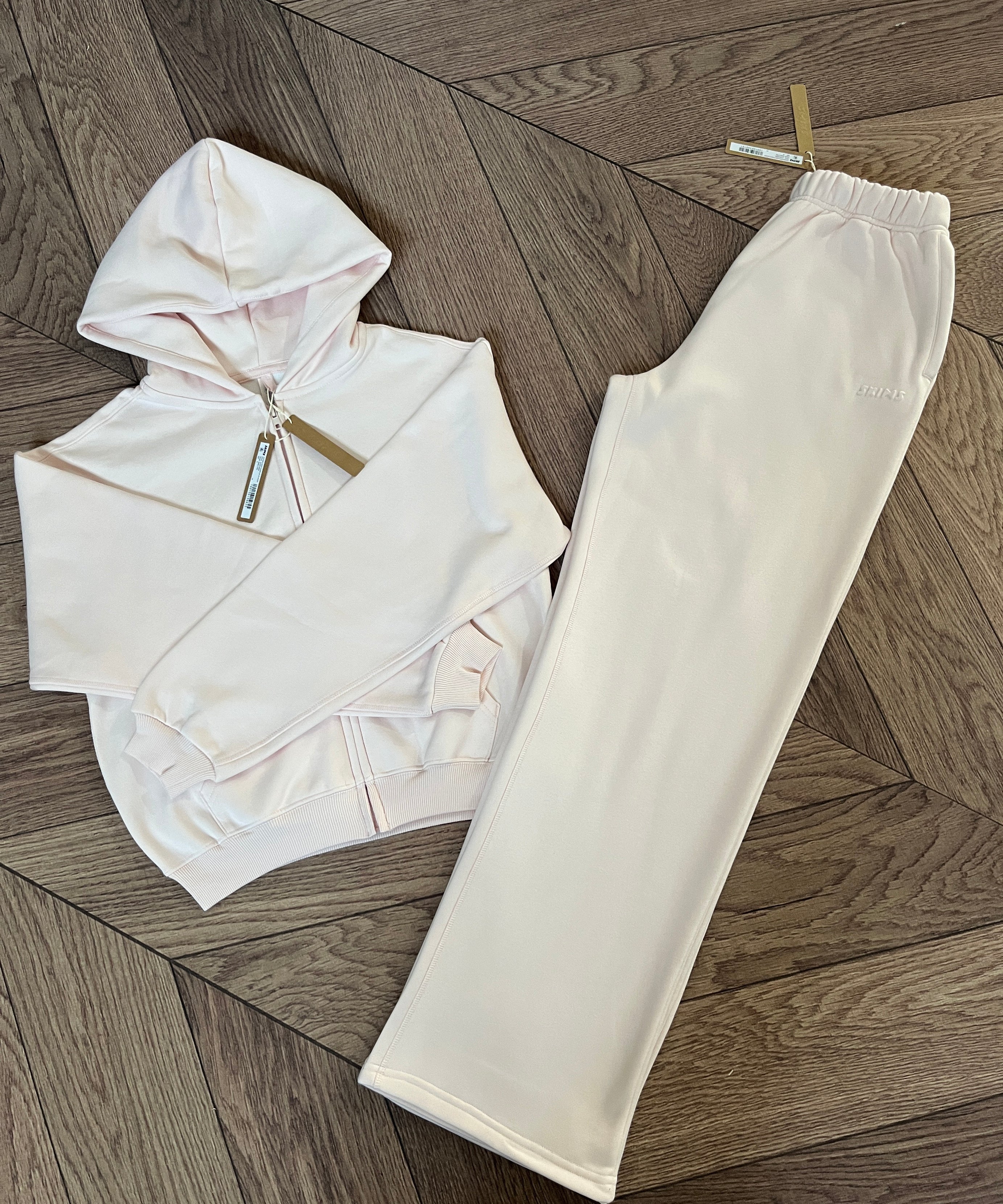 Tracksuits (Scroll down to description to see how to choose your style)