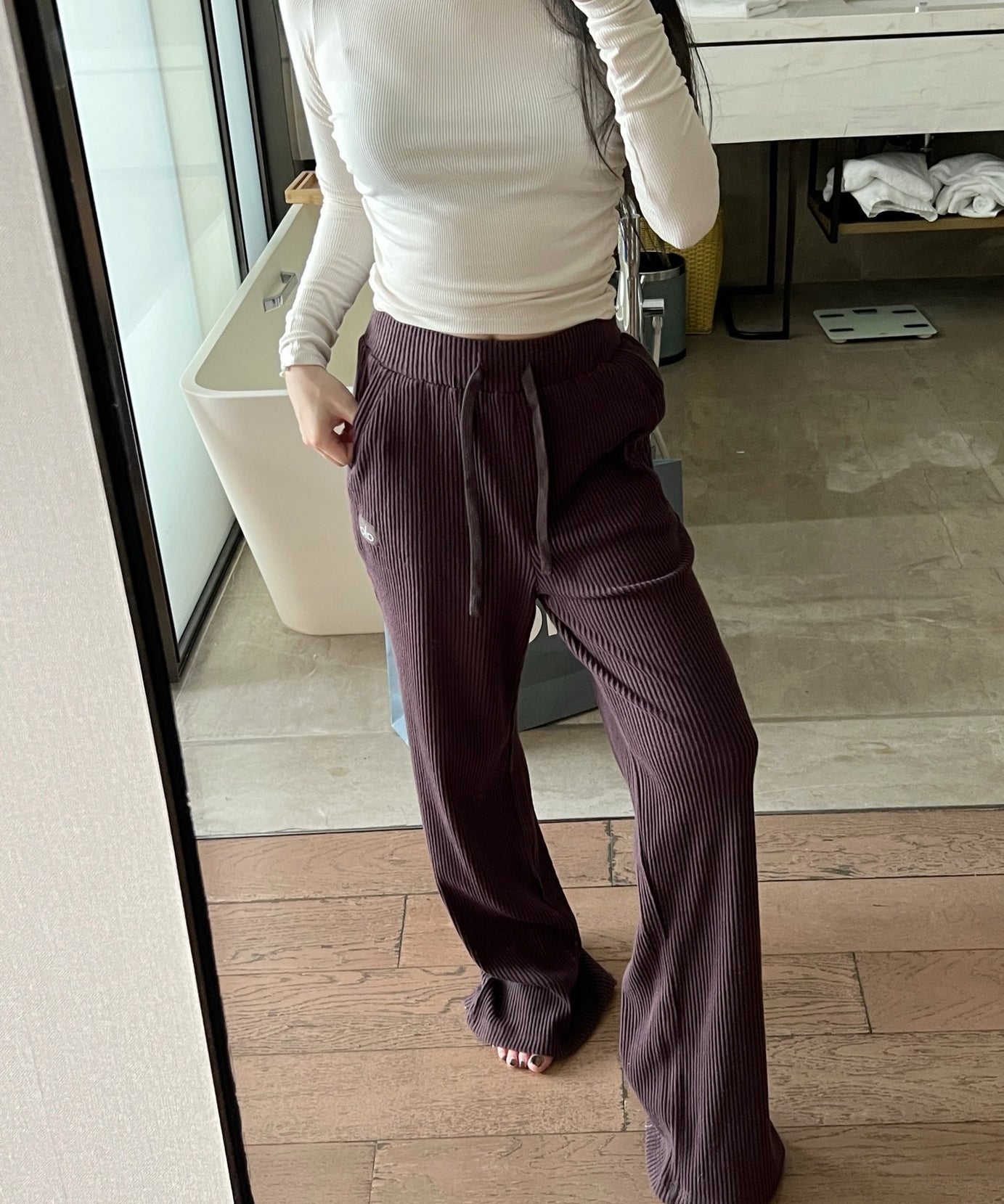 A L O Ribbed Joggers