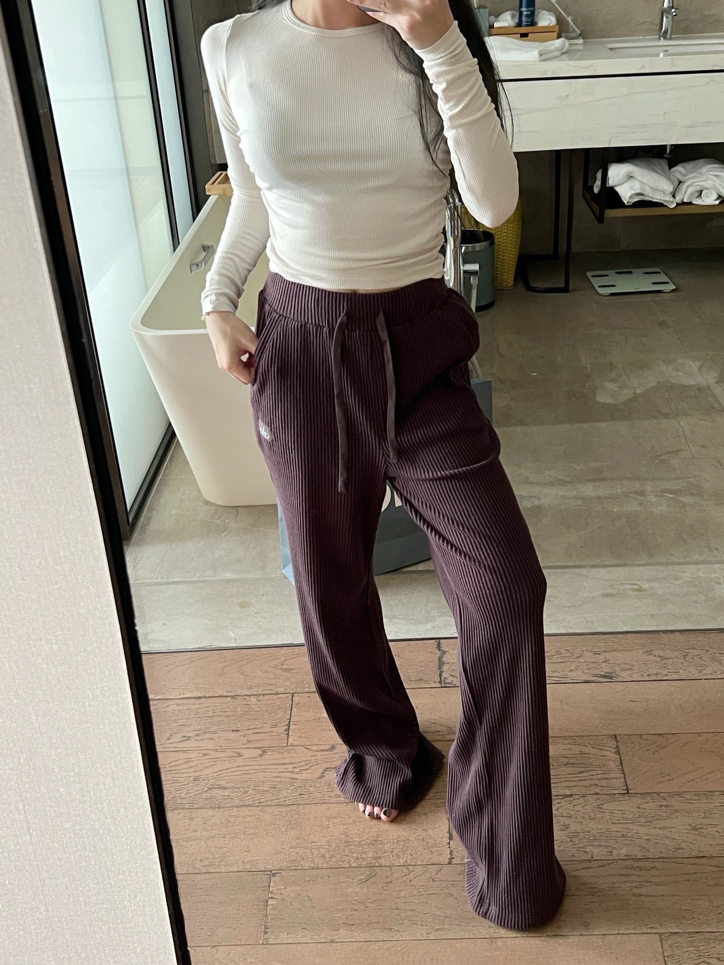 A L O Ribbed Joggers