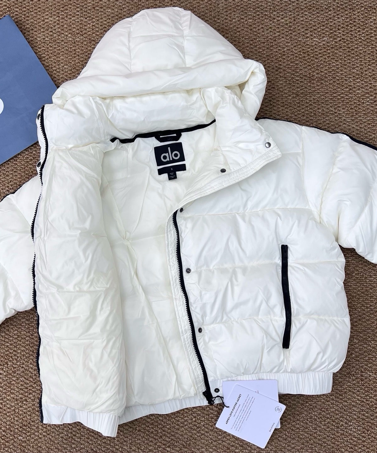 A L O Puffers - Detachable Hood