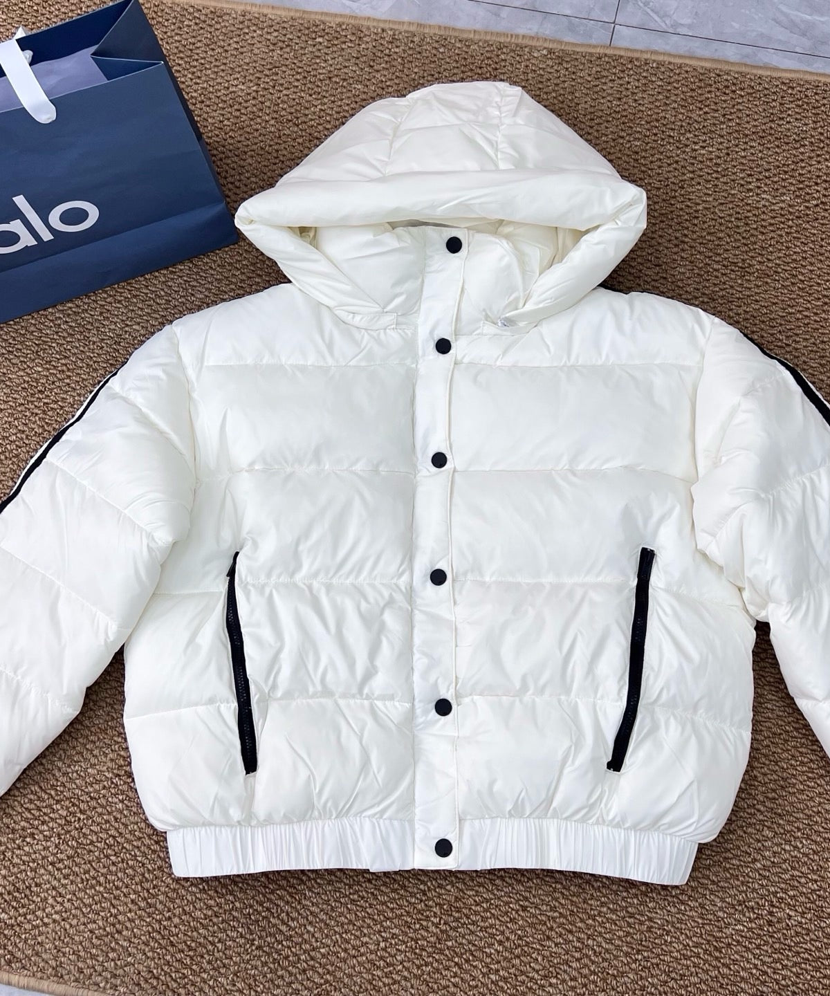 A L O Puffers - Detachable Hood