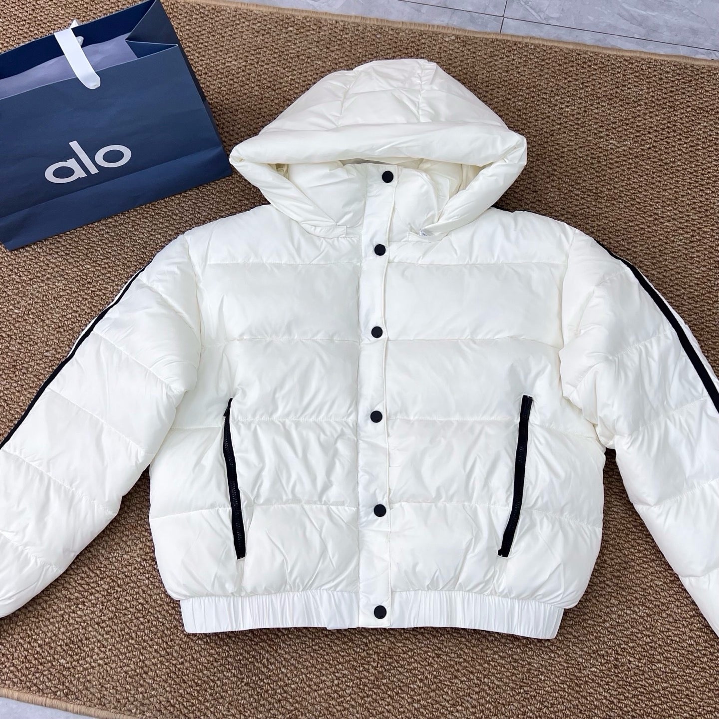 A L O Puffers - Detachable Hood