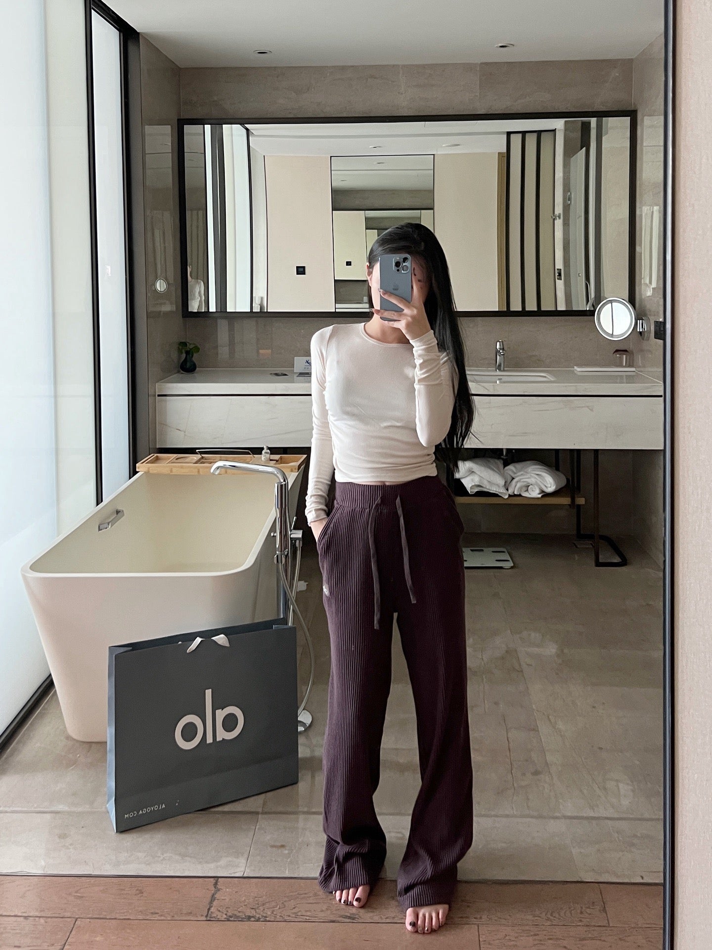 A L O Ribbed Joggers