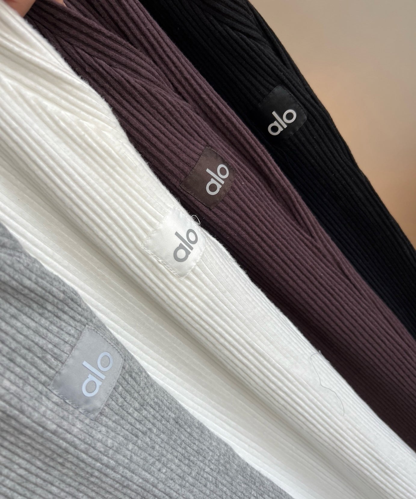 A L O Ribbed Joggers