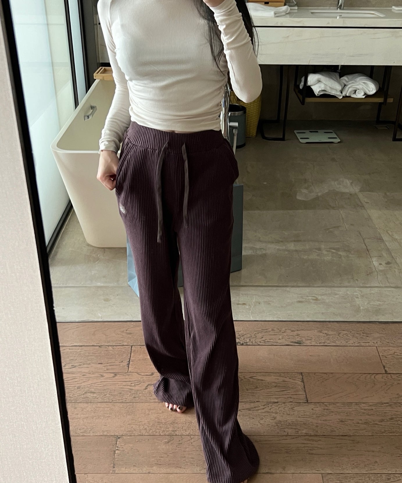 A L O Ribbed Joggers