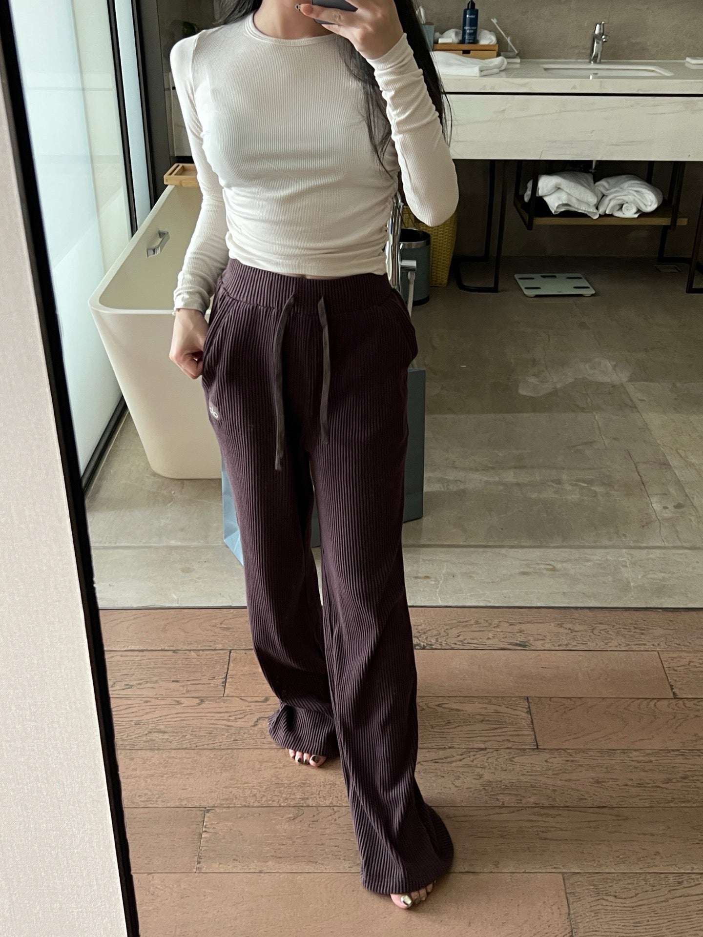 A L O Ribbed Joggers