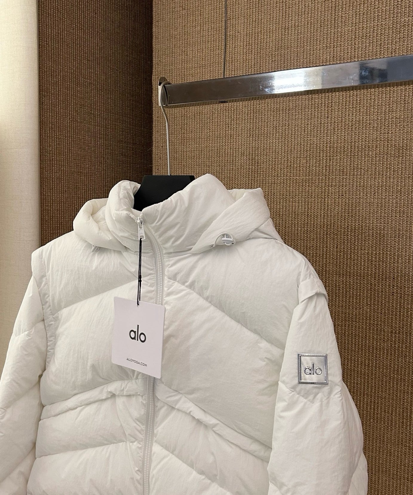 White A L O Puffer