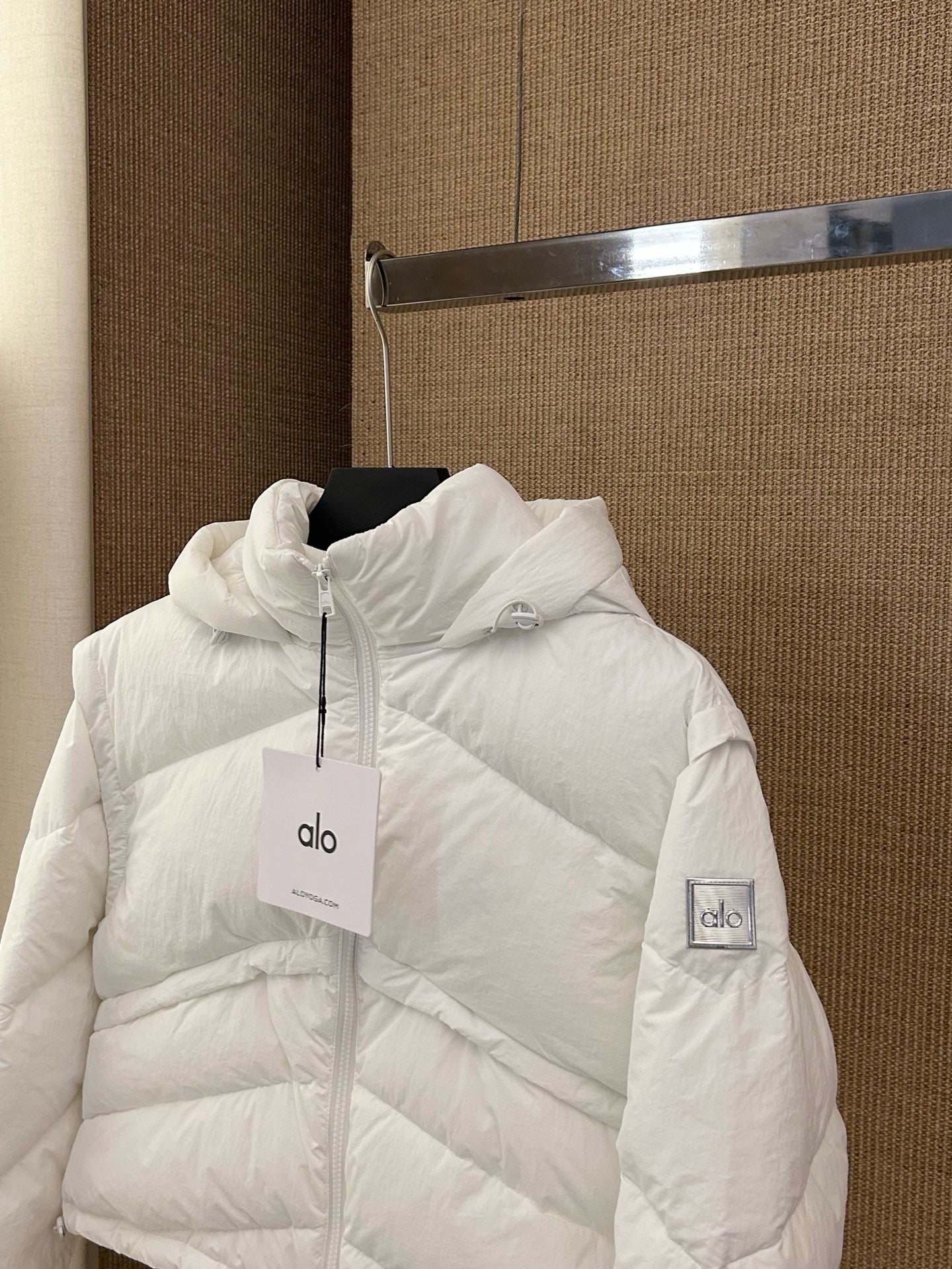 White A L O Puffer